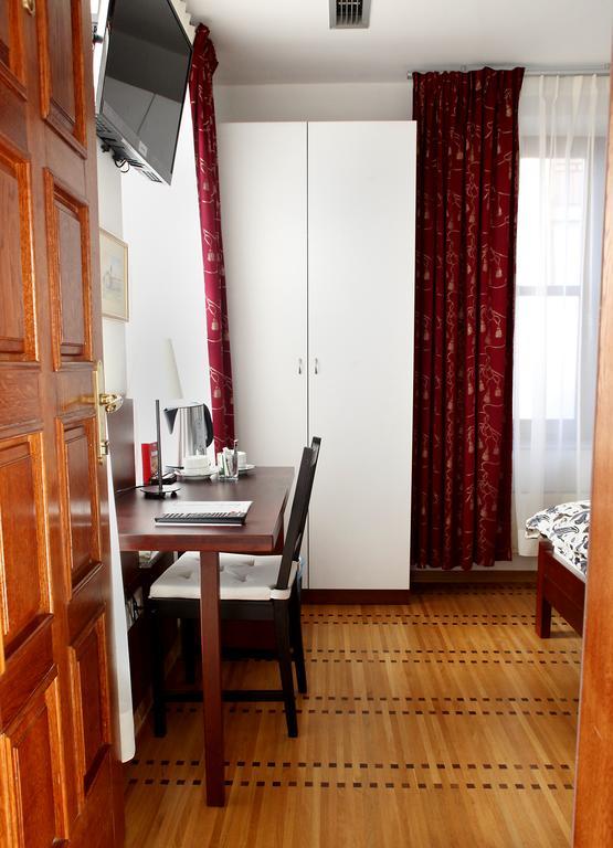 Guest House Isabel Zagreb Exteriör bild